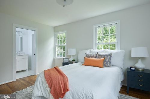 2405 Blue Valley Dr, Silver Spring MD 20904-5206 exterior