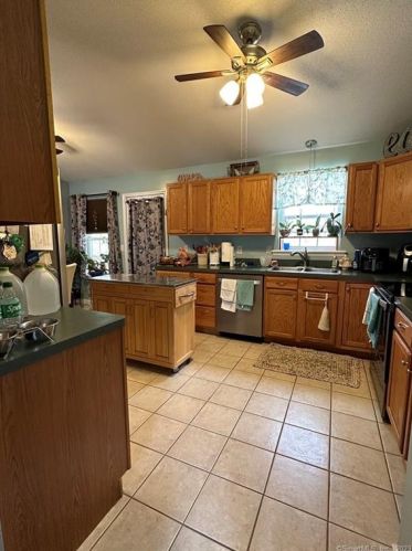 12 Tamarack Cir, Killingly CT  06241-1238 exterior
