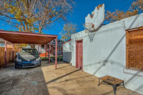 4438 Logan St, Denver CO 80209-1817 exterior