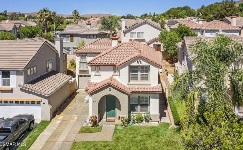 261 Canyon Breeze Ct, Simi Valley, CA 93065-8216