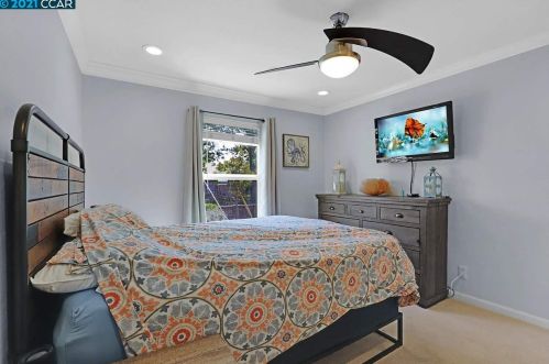 2704 Birch Ave, Concord CA  94520-1716 exterior