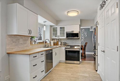 1078 Cliff View Ln, Carol Stream IL  60188-4633 exterior