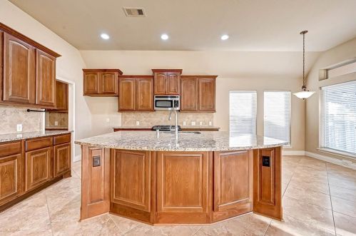 1813 Callaway Cove Ct, Richmond TX 77471-6664 exterior