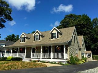 60 Capstan Ave, Mystic, CT 06355-2227