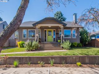 9920 Syracuse St, Portland OR  97203-1436 exterior