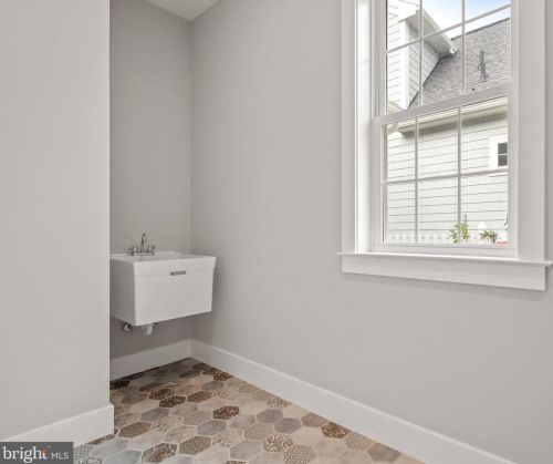 412 Constitution Dr, Ephrata PA  17522 exterior