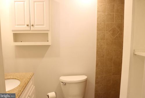 204 Walnut St, Hanover PA 17331-2534 exterior