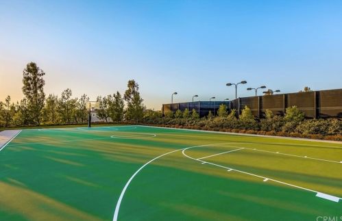 18 Shadybend, Irvine CA  92602-0844 exterior