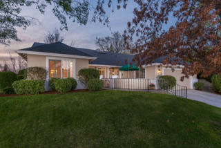 1 Glenview Ct, Chico, CA 95928-3932