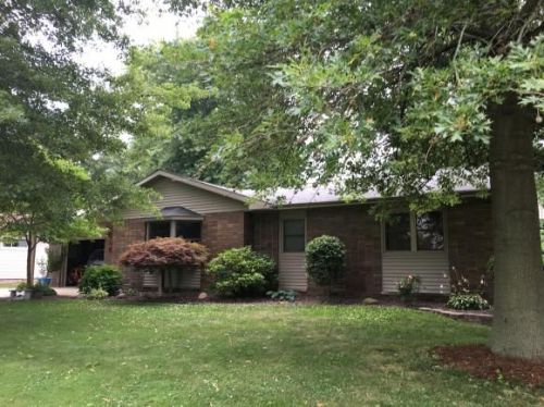 255 11th St, Big Spring, IL 62447-1323
