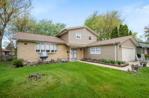 18920 Loras Ln, Country Club Hills, IL 60478-5474