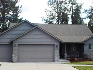 19827 Porcupine Dr, Bend, OR 97702-2095