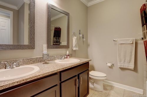 7275 Oak Hill Ct, Aurora CO 80018-1734 exterior