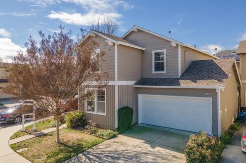 943 Baines St, Palo Alto, CA 94303-2557