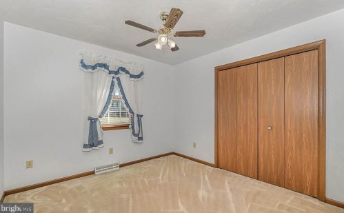 62 Lion Dr, Hanover PA  17331-3847 exterior