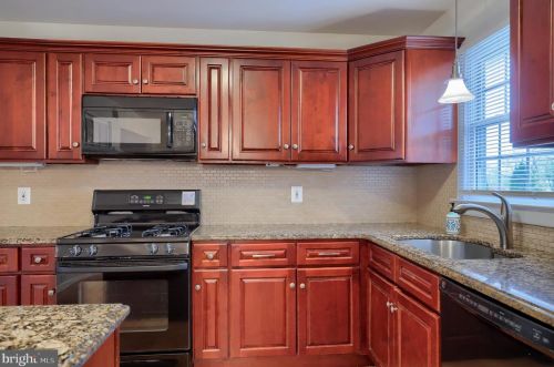 2860 Southwick Dr, Lancaster PA  17601-3549 exterior