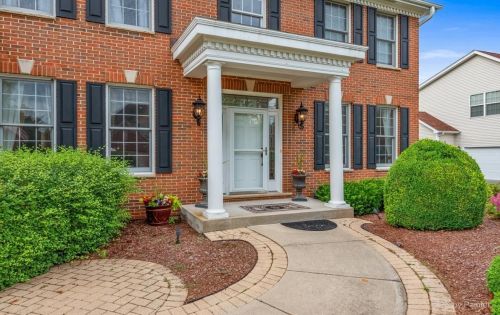 26041 Whispering Woods Cir, Plainfield, IL 60585-2615