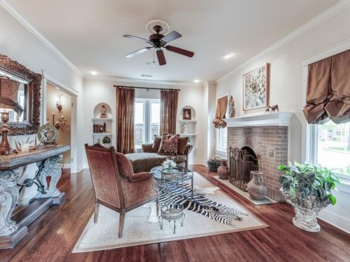 3701 Crestline Rd, Fort Worth TX  76107-3333 exterior