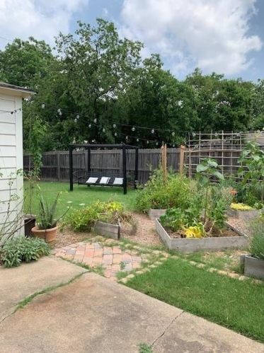 10205 Casa View Dr, Dallas TX  75228-3028 exterior