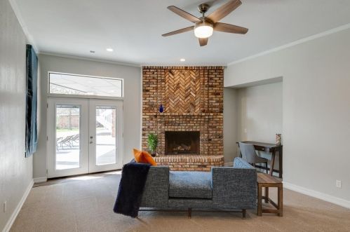 2817 Country Vly Rd, Garland TX  75041-2130 exterior