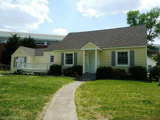 757 Leonard Rd, Norfolk, VA 23518-2717