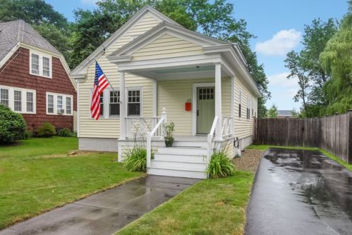 129 Aldrich Rd, Portsmouth, NH 03801-4904