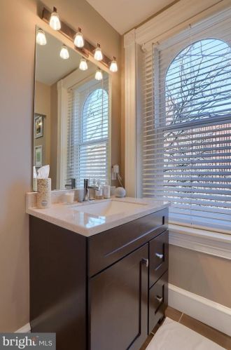 28 Vine St, Lancaster PA  17603-3943 exterior