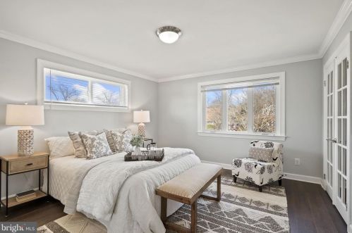 6903 Gilbert St, Springfield, VA 22150-2422