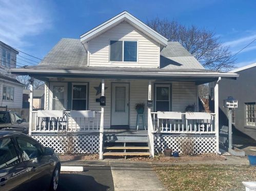 1528 New Haven Ave, Milford, CT 06460-8237