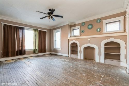 8106 Ada St, Chicago, IL 60620-3850