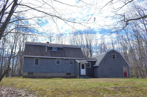 15 Ledgemere Dr, Winthrop, ME 04364-3434