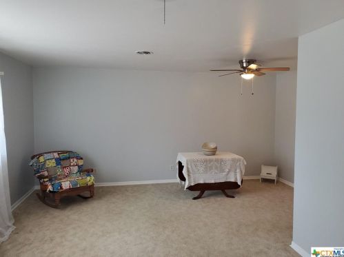 1426 Dove Ln, Seguin TX  78155-4035 exterior