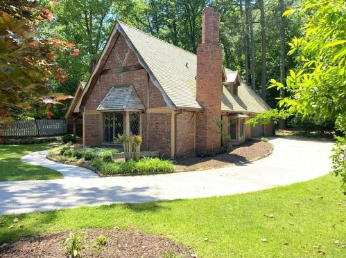 400 Breakwater Rdg, Atlanta, GA 30328-1808