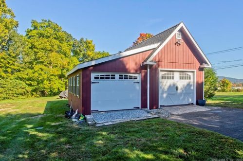 101 Watchaug Rd, Somers, CT 06071-1100