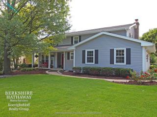 313 Queens Pkwy, Hanover Park, IL 60103-4042