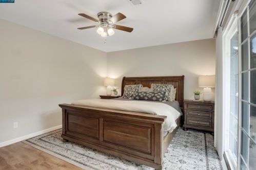 1833 Leo Ln, Concord CA  94521-2348 exterior