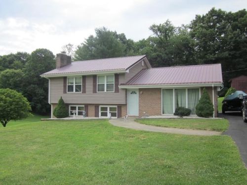 623 Kiawana Rd, Atkins, VA 24311-3061