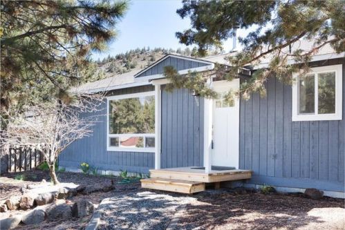 596 12th St, Bend, OR 97701-3048