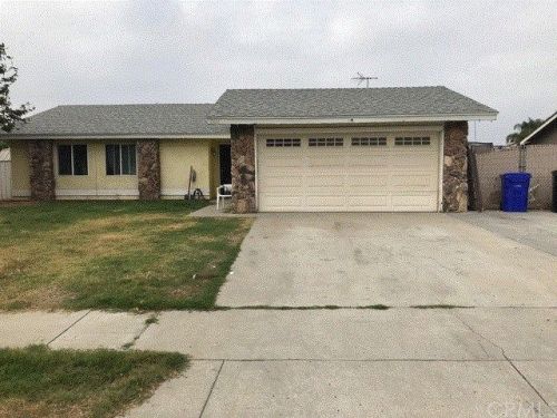 10634 Dumond Ave, Bloomington, CA 92316-2550