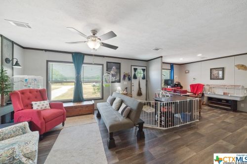 9780 Rebecca Crk Rd, Spring Branch TX 78070-4847 exterior