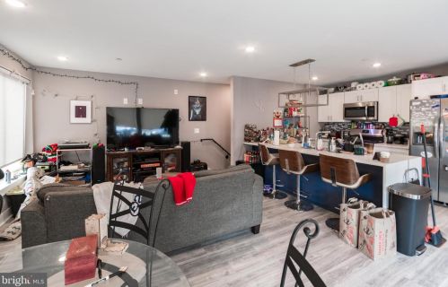 1900-02 4th St, Philadelphia, PA 19122-2207