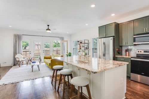 300 Holderness St, Atlanta GA  30310-1306 exterior