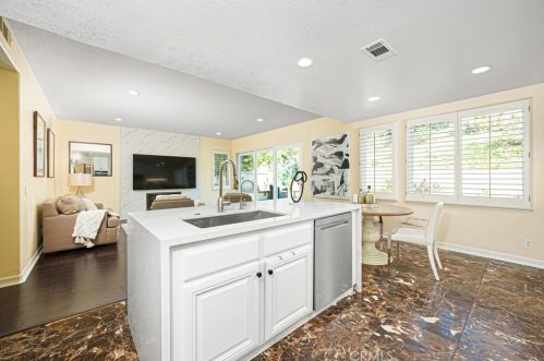 32 Trinity, Irvine CA  92612-3271 exterior
