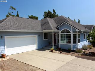 87997 Kelsie Way, Florence, OR 97439-9182