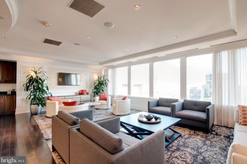 50 16th St, Philadelphia PA  19102-2516 exterior