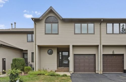 21 Olive Ct, Flemington, NJ 08822-3038