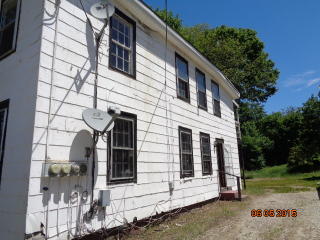 28 Spring St, Killingly, CT 06239-2833