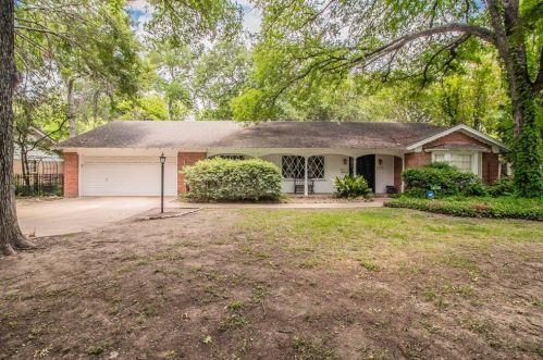 3215 Spanish Oak Dr, Fort Worth TX  76109-2056 exterior