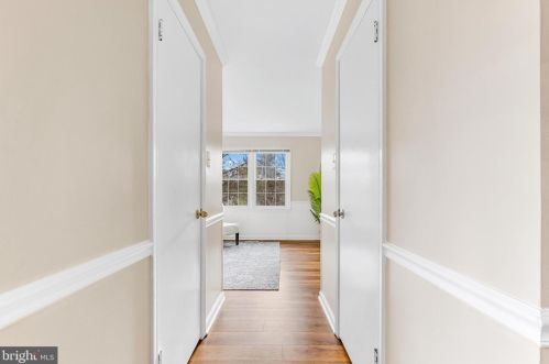 5006 Ten Mills Rd, Columbia MD 21044-1527 exterior