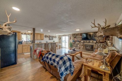 1302 R St, Penrose, CO 81240-9670